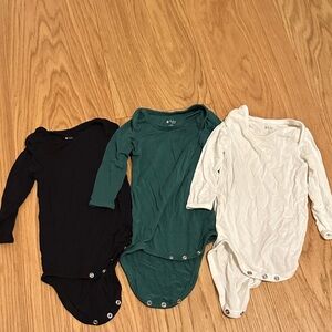 Kyte BABY Bodysuit Trio - Black, Green, and White 3-6mo